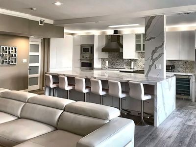 1333 S Beverly Glen Blvd APT 605, Los Angeles, CA, 90024