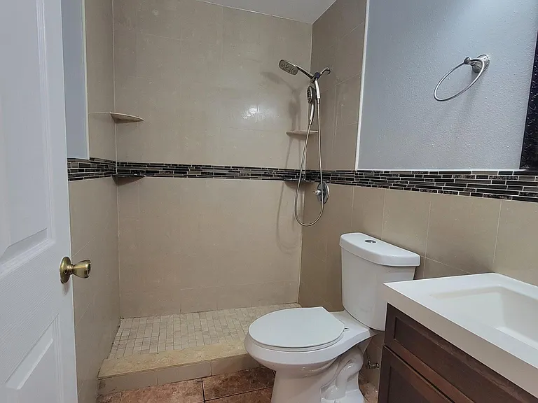 2404 Quail Cove Ct — Photo 7