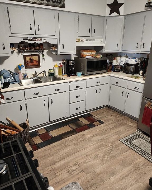 2nd image of 711 8th St