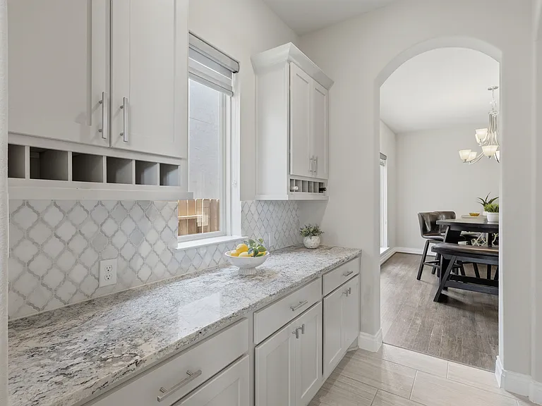 Butler's Pantry to Dining Room
