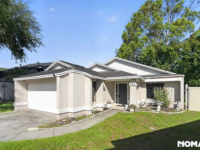 454 Loblolly Ln — Photo 1