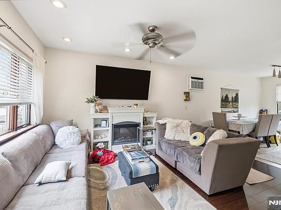4th image of 715 5th Street
