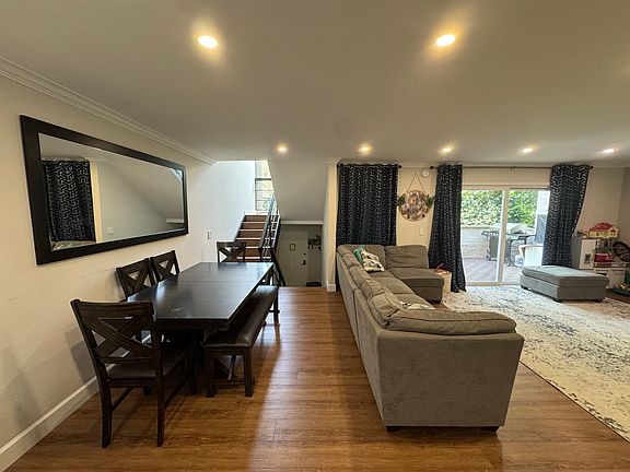 3rd image of 5339 Coldwater Canyon Ave