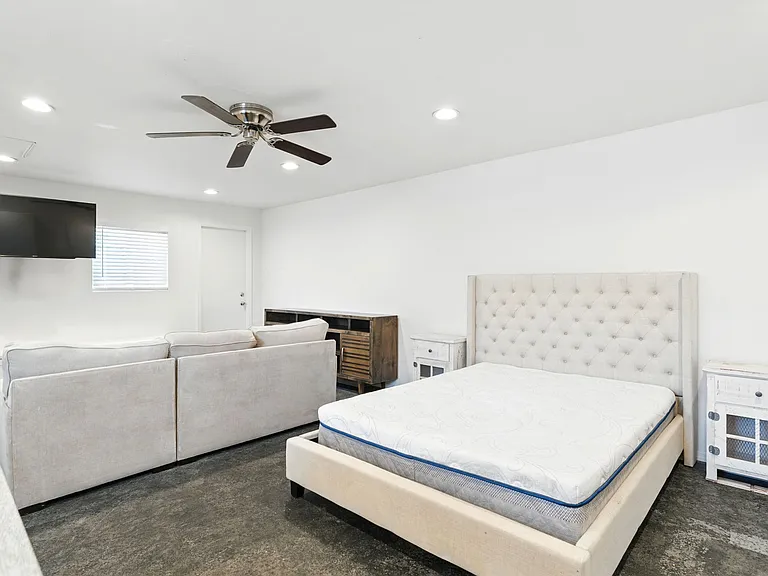 835 Dewitt Ave #B — Photo 4