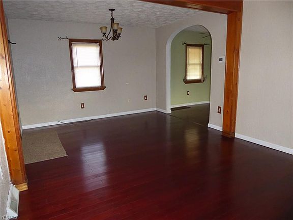 3rd image of 1674 E 32nd St
