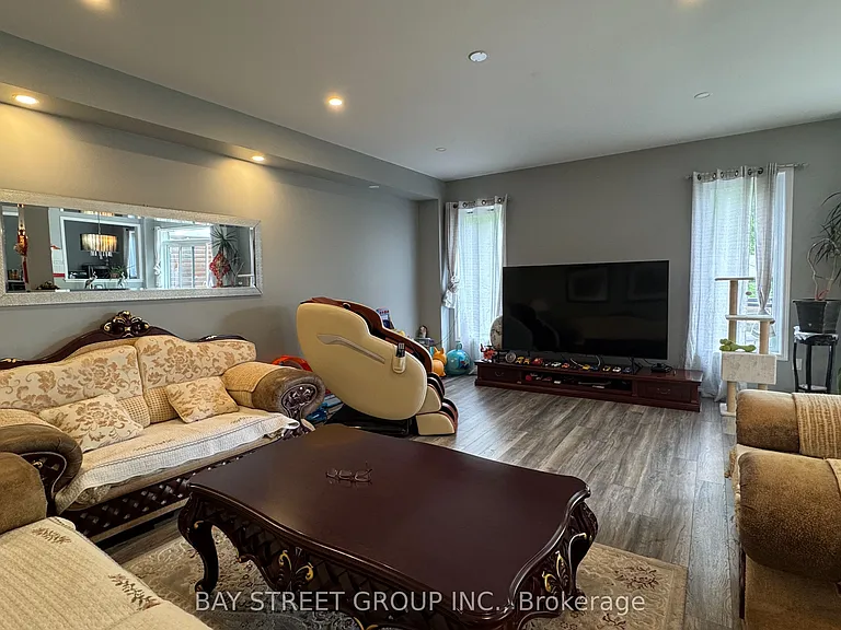 7889 Buckeye Cres — Photo 6