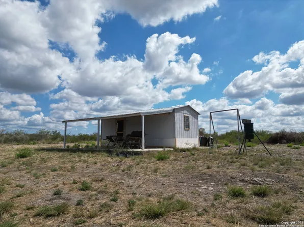 000 Fritter Lane, Brackettville, TX 78832