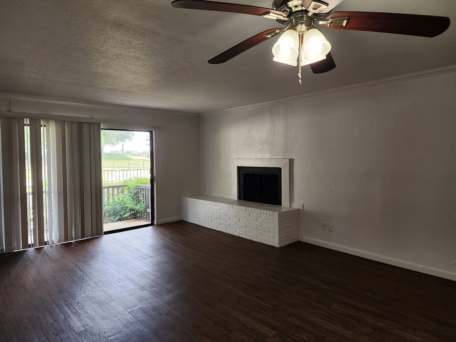 2 bed, 1068 sqft, $1,490 — Photo 2