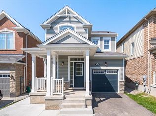 28 Pickett Pl, Cambridge, ON N3E 0B4