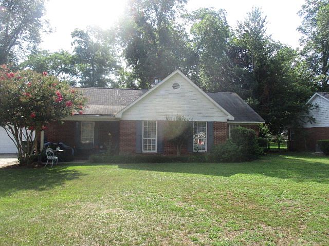 1st image of 208 Lynwood Ln