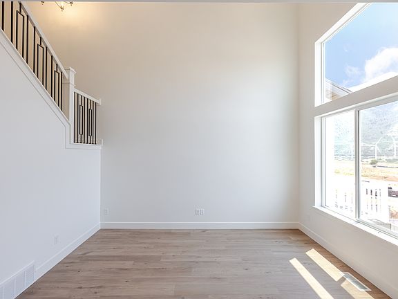 5th image of 5228 S Acacia Dr #808