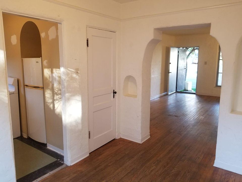 1st image of 4841 Townsend Ave