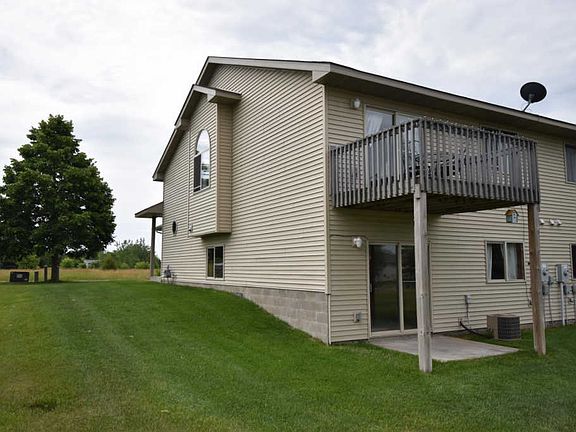 2nd image of 1341 Jasmine Ct S