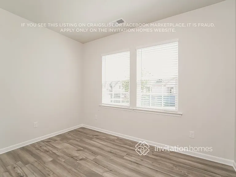 7346 Echoing Hills Ln — Photo 17