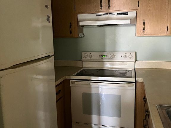 3rd image of 4502 S Manhattan Ave APT 2