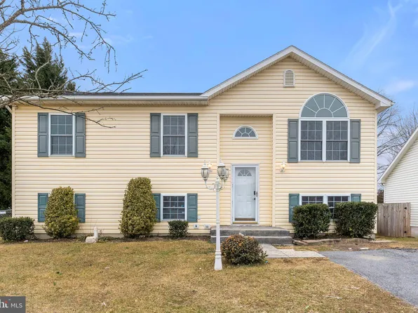 222 Moonlight Ln, Martinsburg, WV 25404
