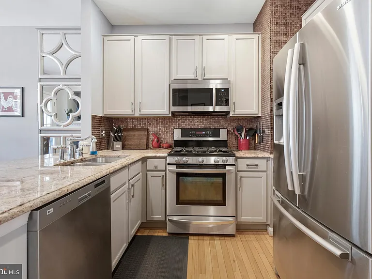 170 Martin Ln — Photo 18