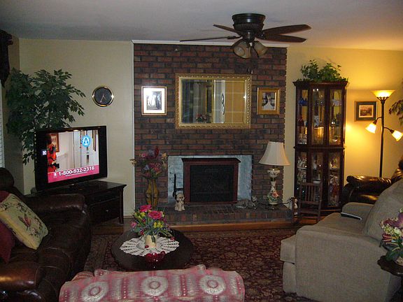 Large Living Room & Fireplac