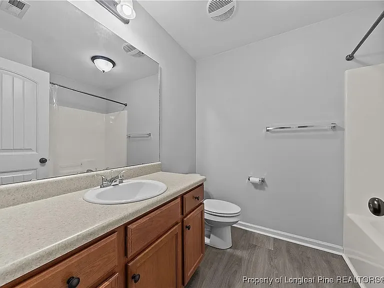 125 Burgess Ln — Photo 13