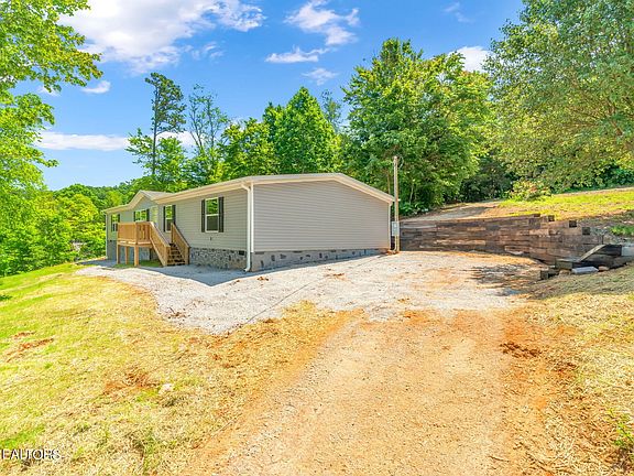 3rd image of 233 Sunset View Dr
