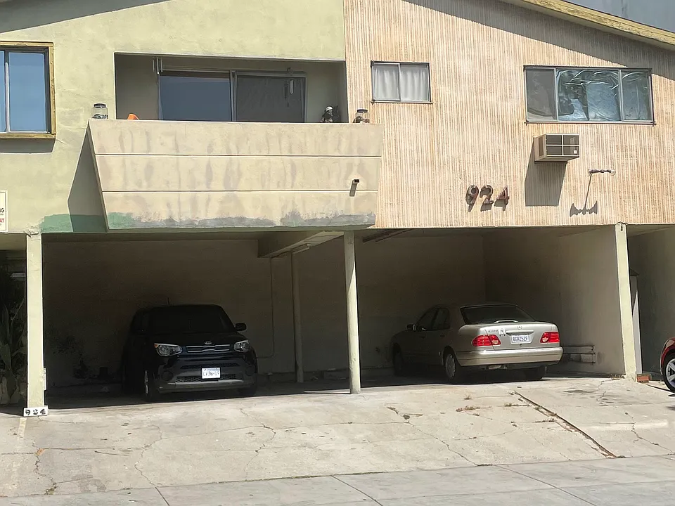 924 N Sierra Bonita Ave #1