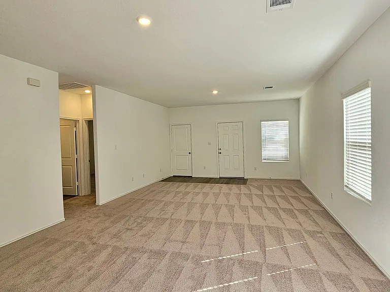418 Paddlefish Ln — Photo 8