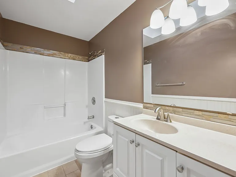 1012 Irving St SW — Photo 22