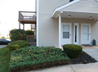 1105 Greenwich Dr, Albany, NY 12203