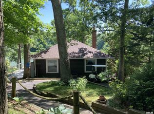 1008 Parkside Hill Dr, Galesburg, IL 61401