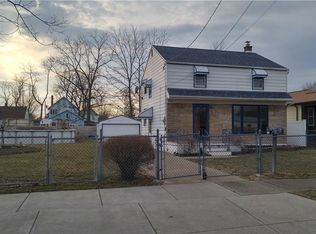 1052 93rd St, Niagara Falls, NY 14304