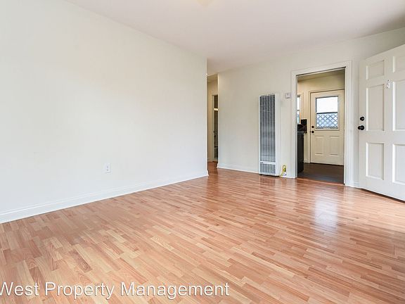 4th image of 2217 Seaside St