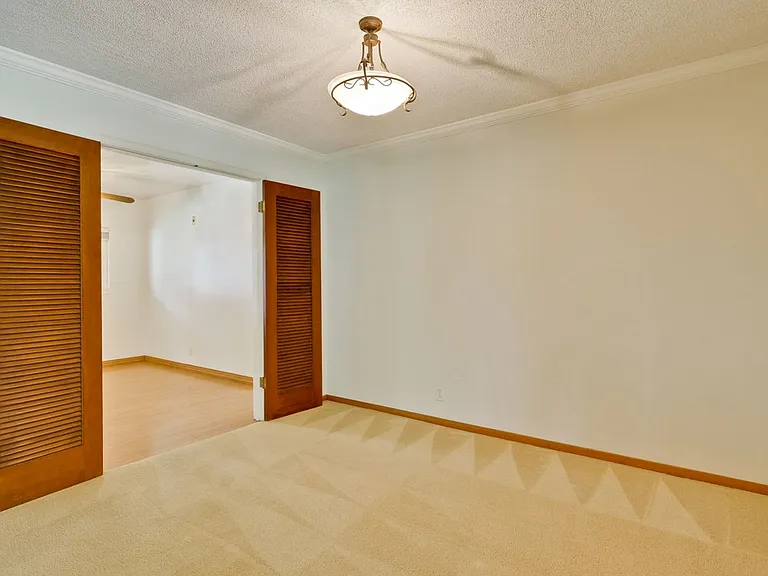 130 S Avalon Dr — Photo 18