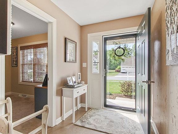 3rd image of 5234 Oak Leaf Dr