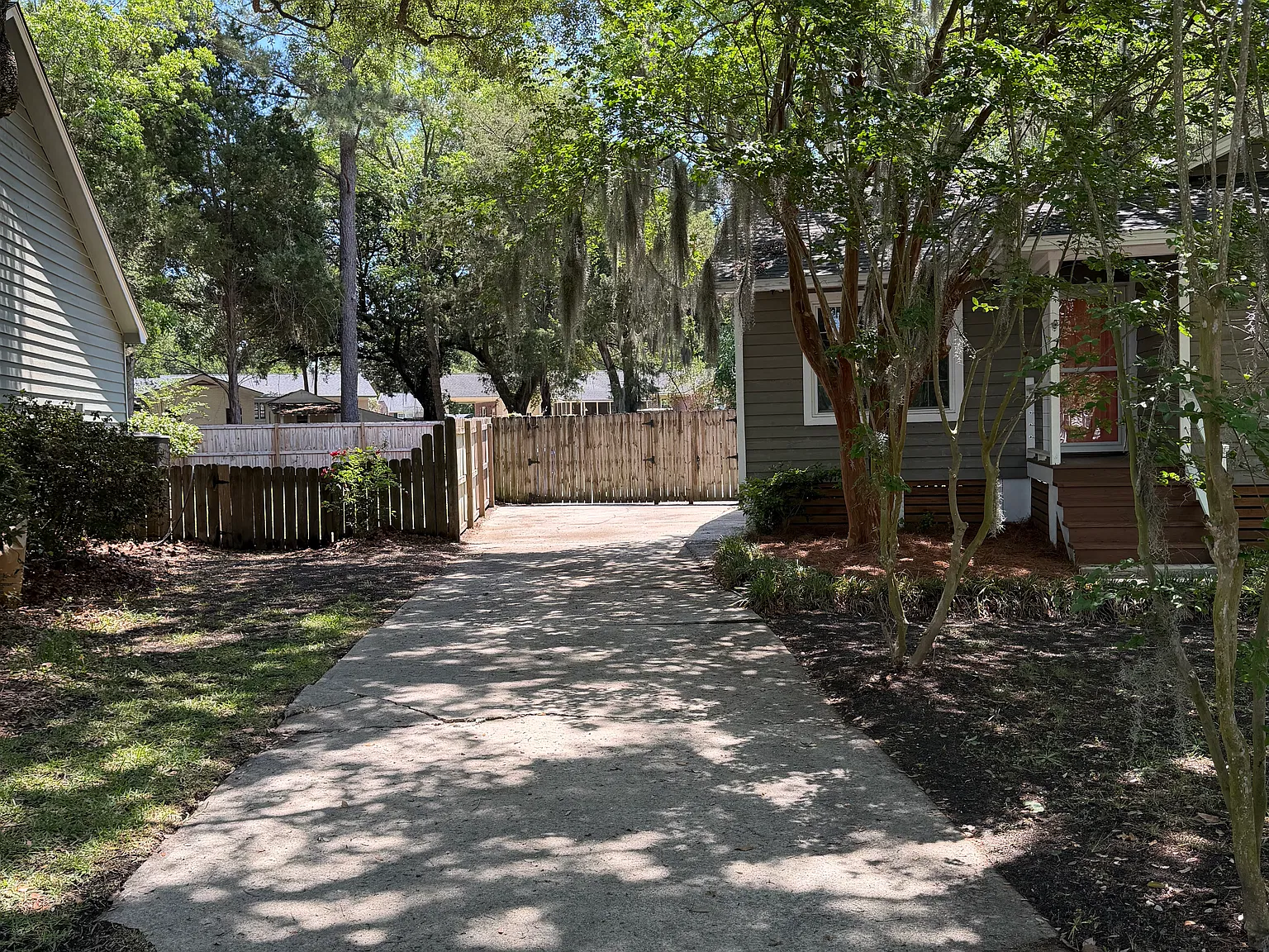 3 bed, 1360 sqft, $2,800 — Photo 2