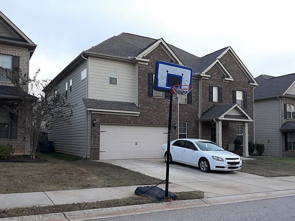 3rd image of 575 Mariposa Ln