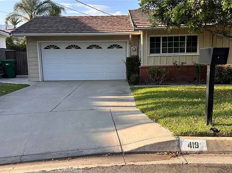 419 Robbins Dr — Photo 14