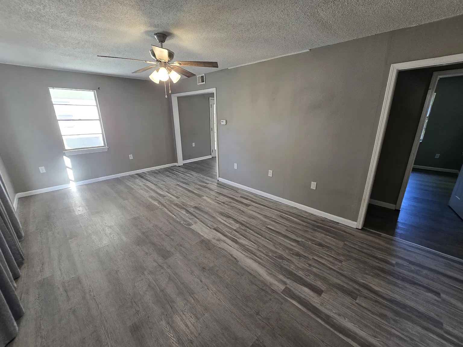 Beautiful 3-Bedroom, 1-Bath Home — Photo 3