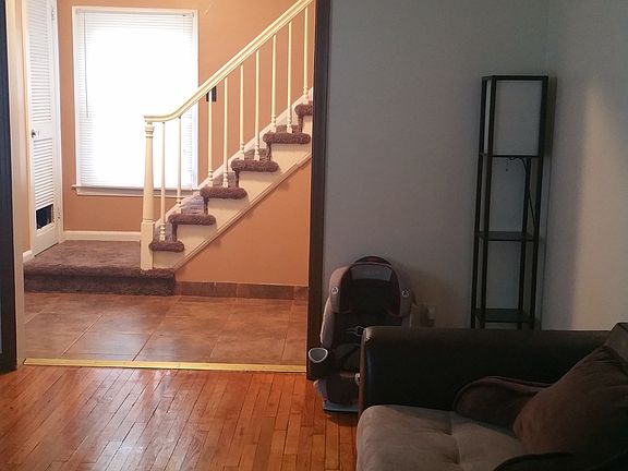 3rd image of 17320 Dorset Ave