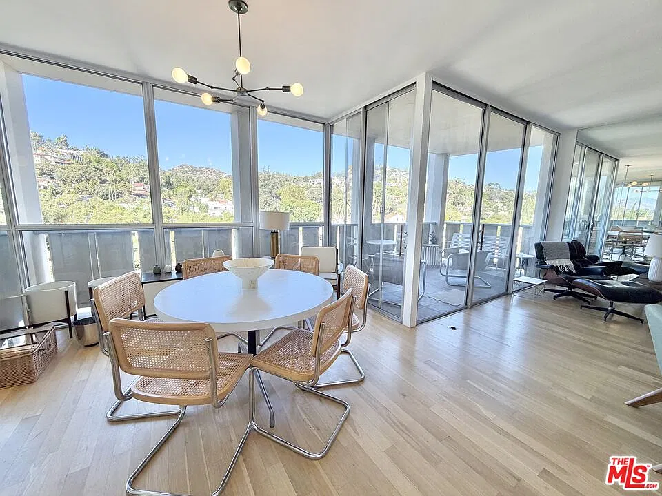 1 bed, 1.0 bath, 836 sqft, $4,800 — Photo 2