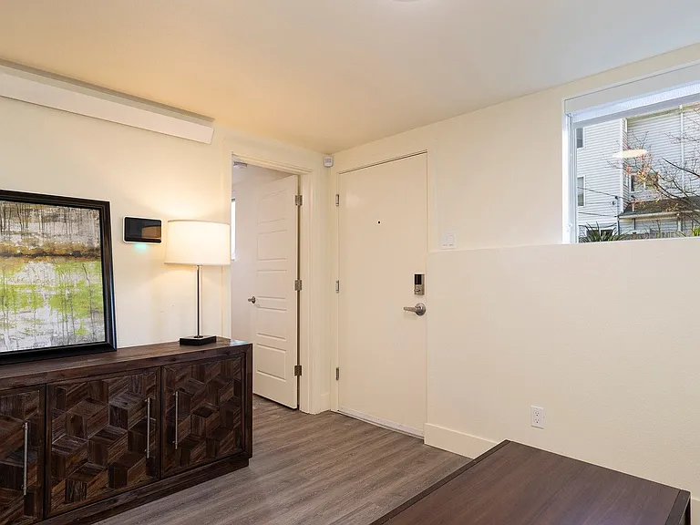 Ballard Seattle 3 Bedroom Apartment for Rent | In-Unit Laundry, Pet Friendly, Parking Available &... — Photo 4