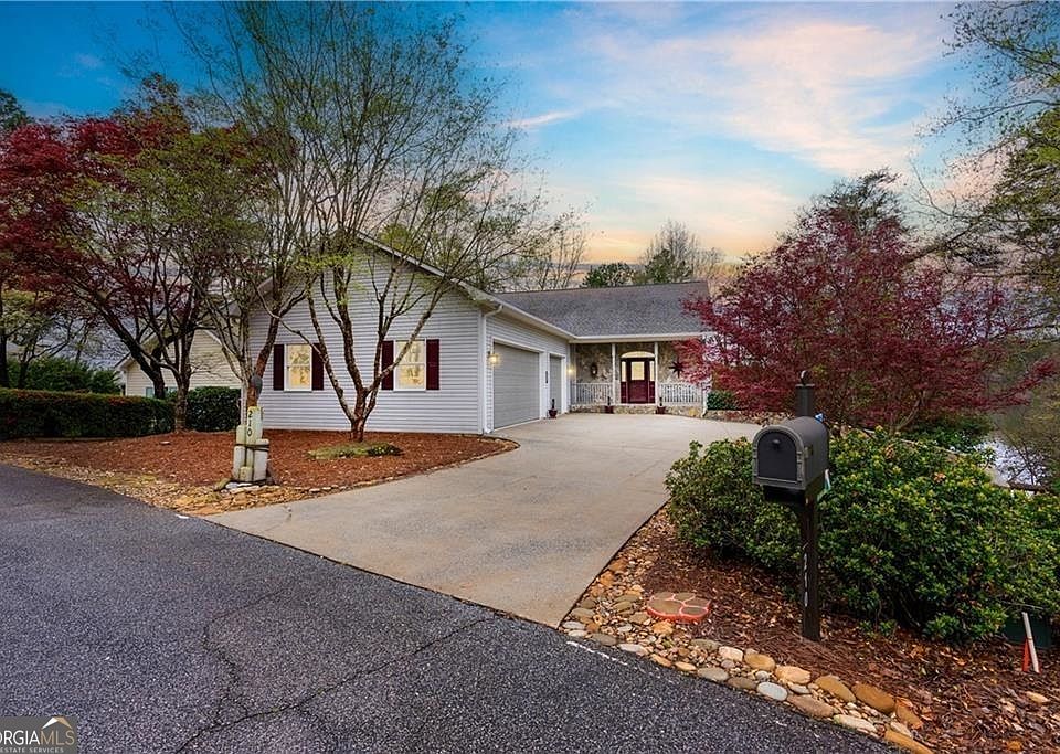 1st image of 210 Point Place Dr