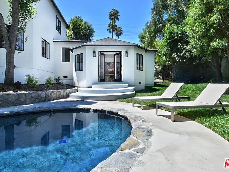 19061 Wells Dr — Photo 53