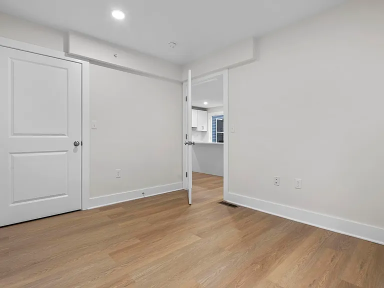 1546 Chapel St #3 — Photo 7