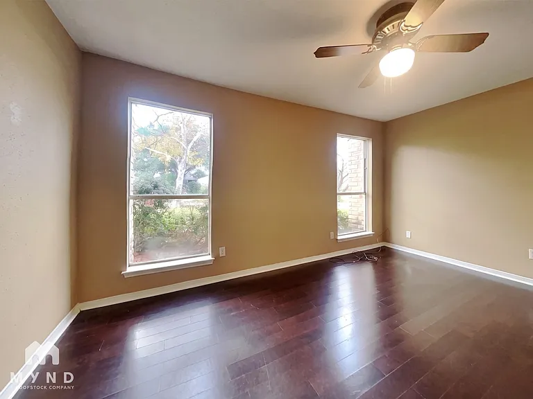 2103 Woodland Springs St — Photo 11
