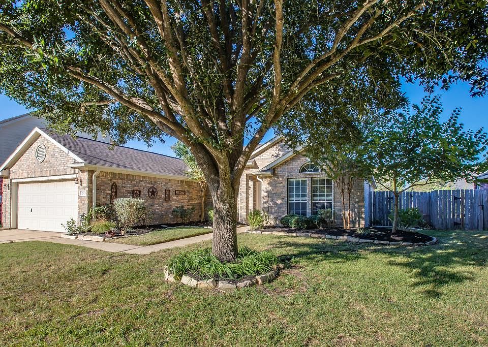 1st image of 2313 Deerfield Dr