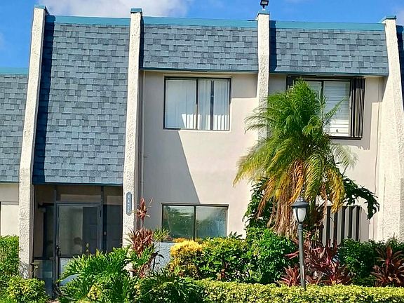 3rd image of 4426 Fountains Drive #4426