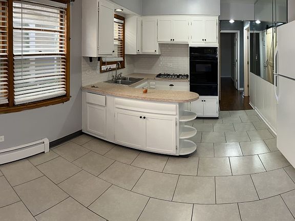 5th image of 8006 S Calumet Ave