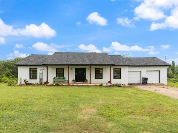5932 Whitesville Rd, West Point, GA 31833