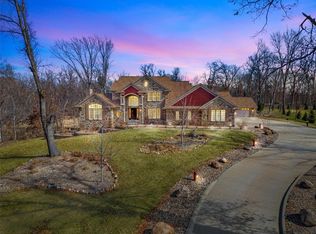 4801 Deer View Rd, Cedar Rapids, IA 52411