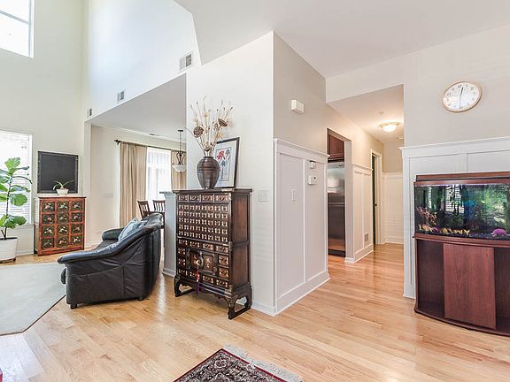 3rd image of 1029 Enfield Dr #1-B1